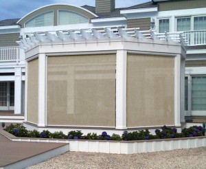 This is the Sunroll retractable screen, ideal for controlling the sun and shade of your covered outdoor space.