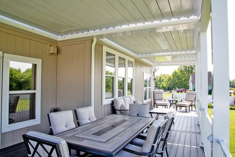 Louvered Pergolas: A Combination of Style and Shade