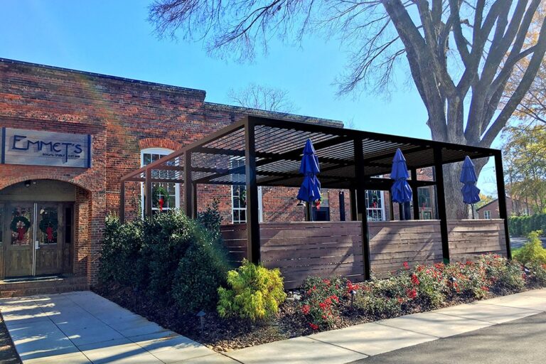 Top Shade Solutions for Restaurants and Outdoor Dining Spaces