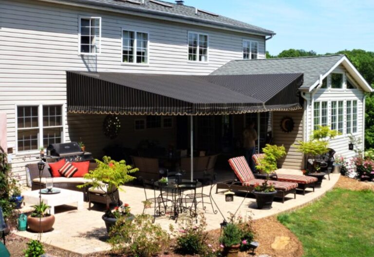 Use Awnings to Create Comfortable Outdoor Spaces for Family Events Use Awnings to Create Comfortable Outdoor Spaces for Family Events